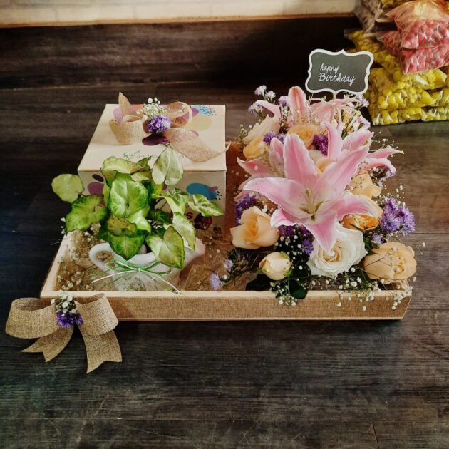 Cake & Flower Hamper