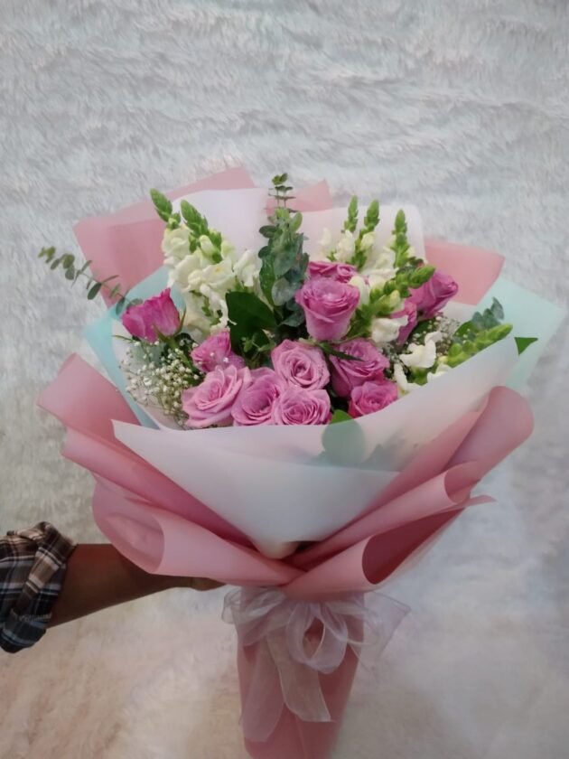 SnapDragon and Purple roses hand bunch