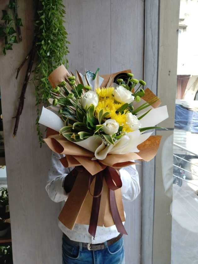 White and Yellow Hand Bunch