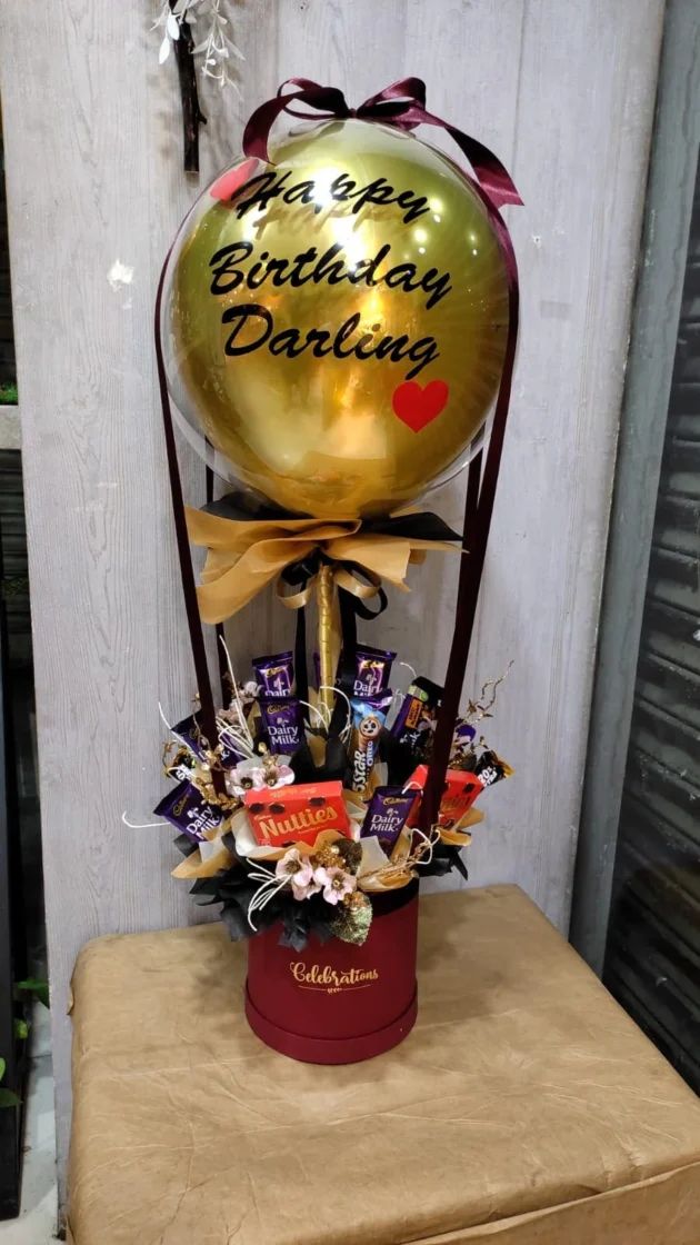 Golden customisable balloon bouquet