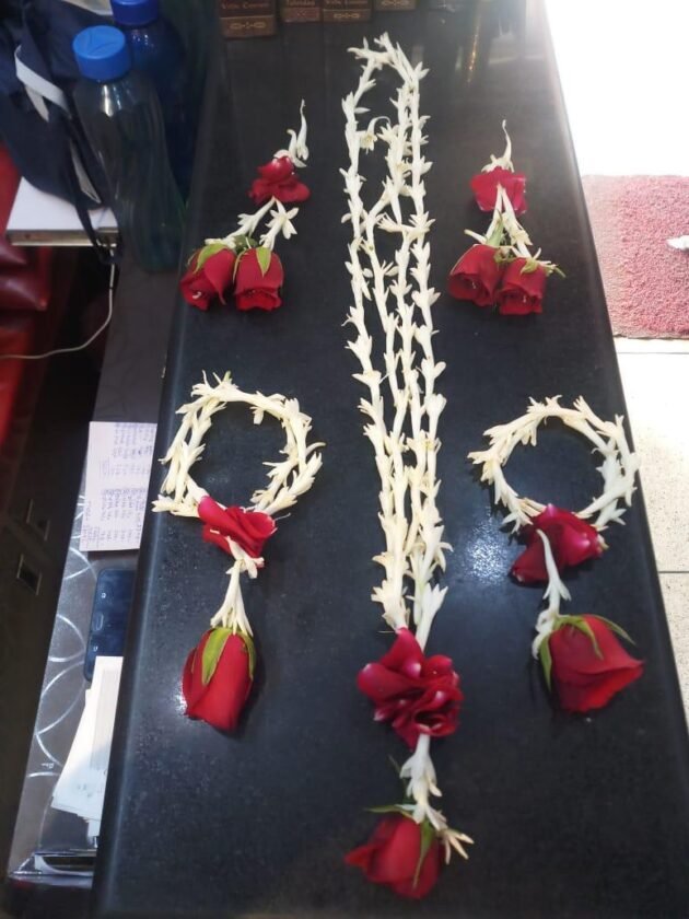 Rajnigandha n red rose jewelry