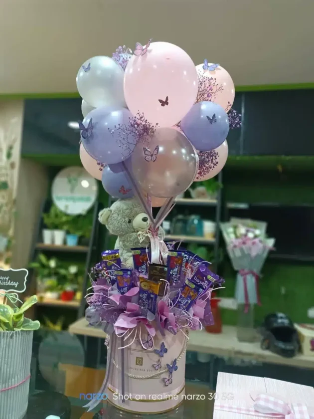 Teddy balloon bouquet with chocolate