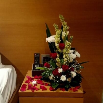 Fresh flowers bouquet for first night
