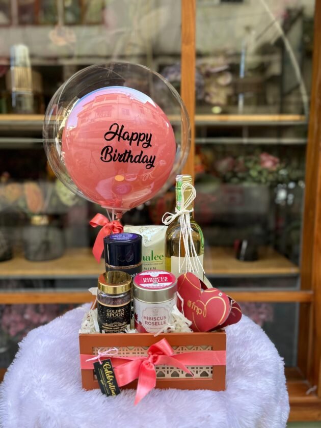 hamper for every occassion with customized balloon