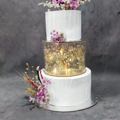 Dries filled spacer cake