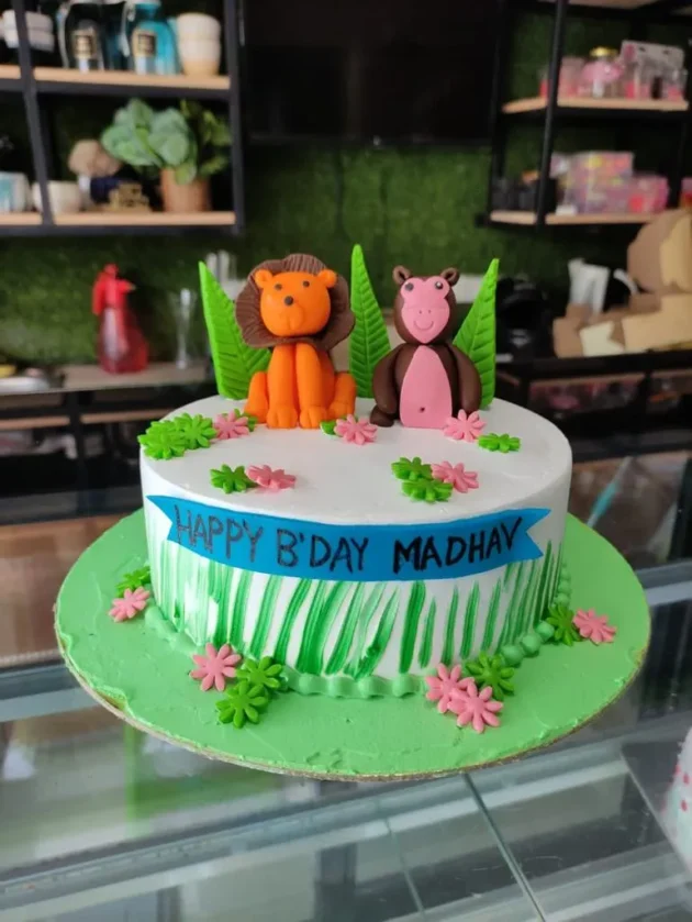 Jungle theme cake