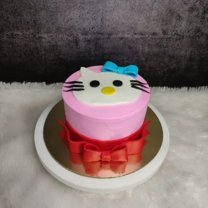 Kitty theme cake