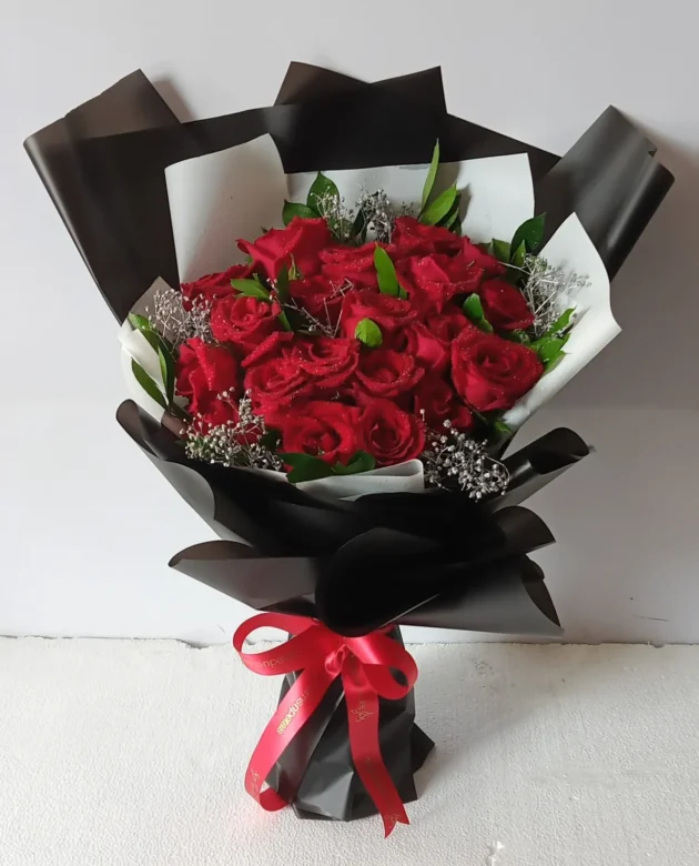 Red Roses Bunch