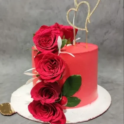 Red rose anniversary cake