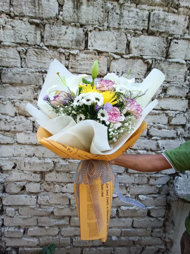 batch_Sunshine Charm Bouquet