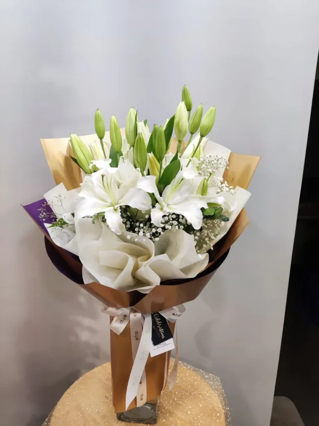 classic oriental lily bunch
