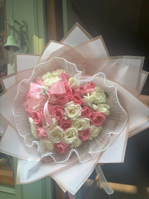 batch_pink white shade of your heart