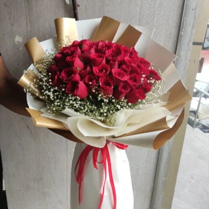 batch_valentine roses bunch