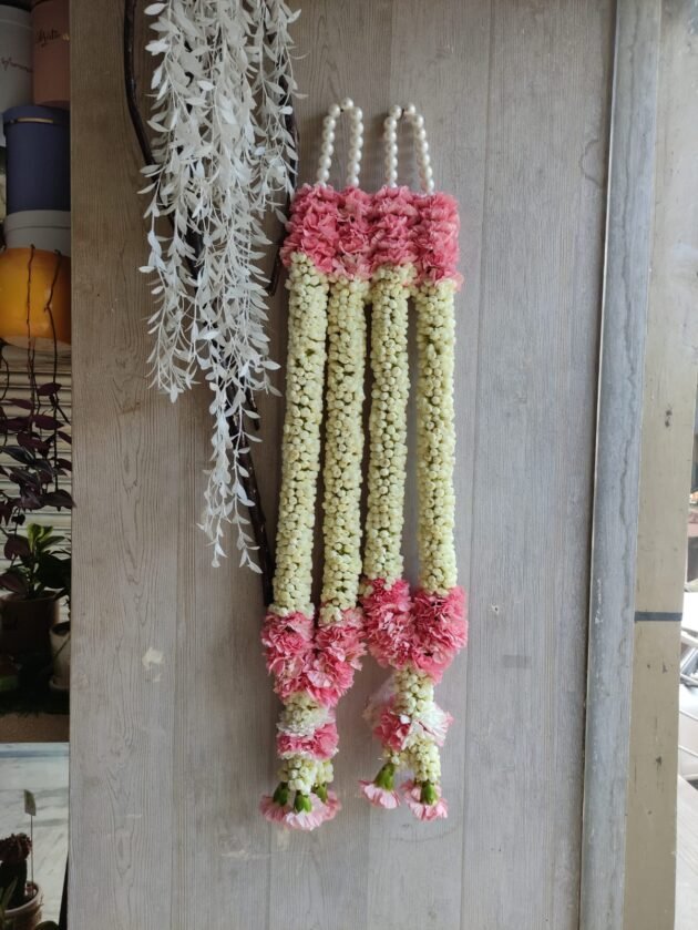 light pink carnation and dodi varmaala