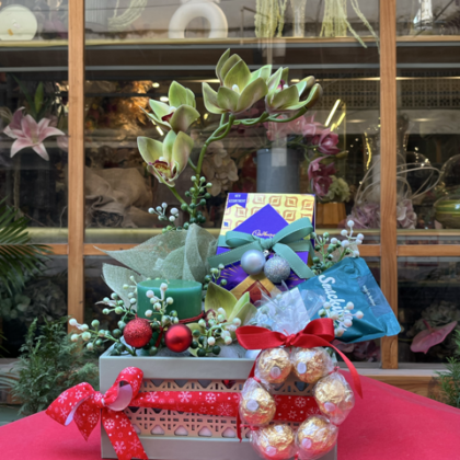 Evergreen Indulgence Hamper