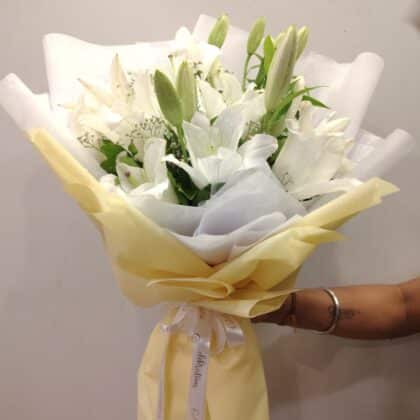 Ivory Lily Elegance Bouquet